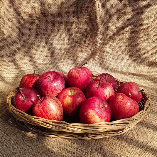 Crisp Kinnaur Tiny Apples- The Staple Kaka